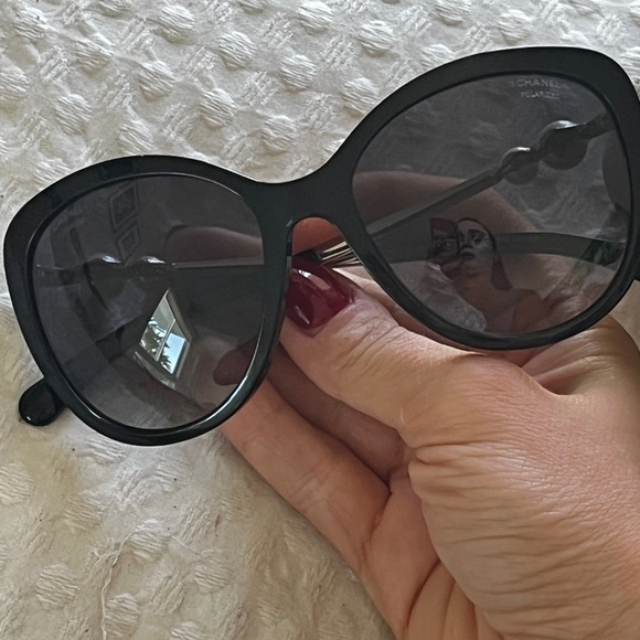 CHANEL Black , white Chanel pearl Wraparound Sunglasses with Matte Finish - Picture 8 of 12